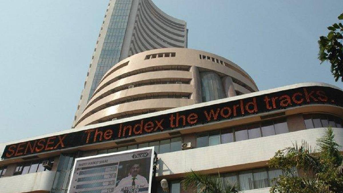 Sensex Gains 114 Points, Nifty Falls 40 Points On Expiry Day