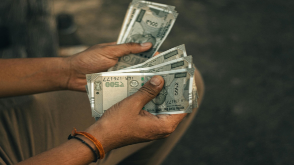 Telangana Police Seize 20,000 Fake Note Sheets in Black Paper Currency Scam Bust