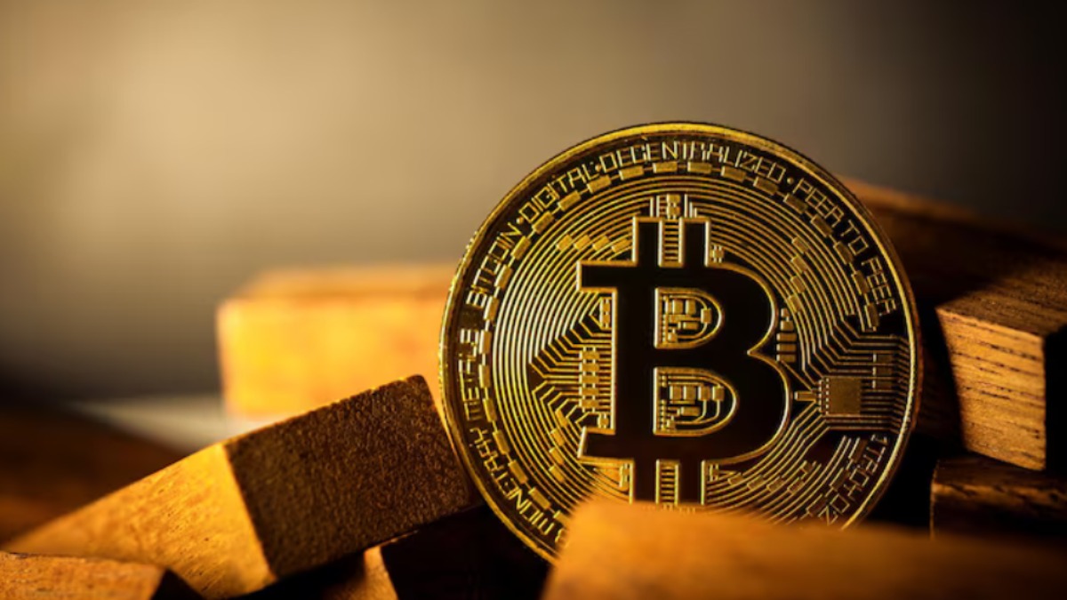 Bitcoin Price Near $77,000: Investors Watch US Interest Rates