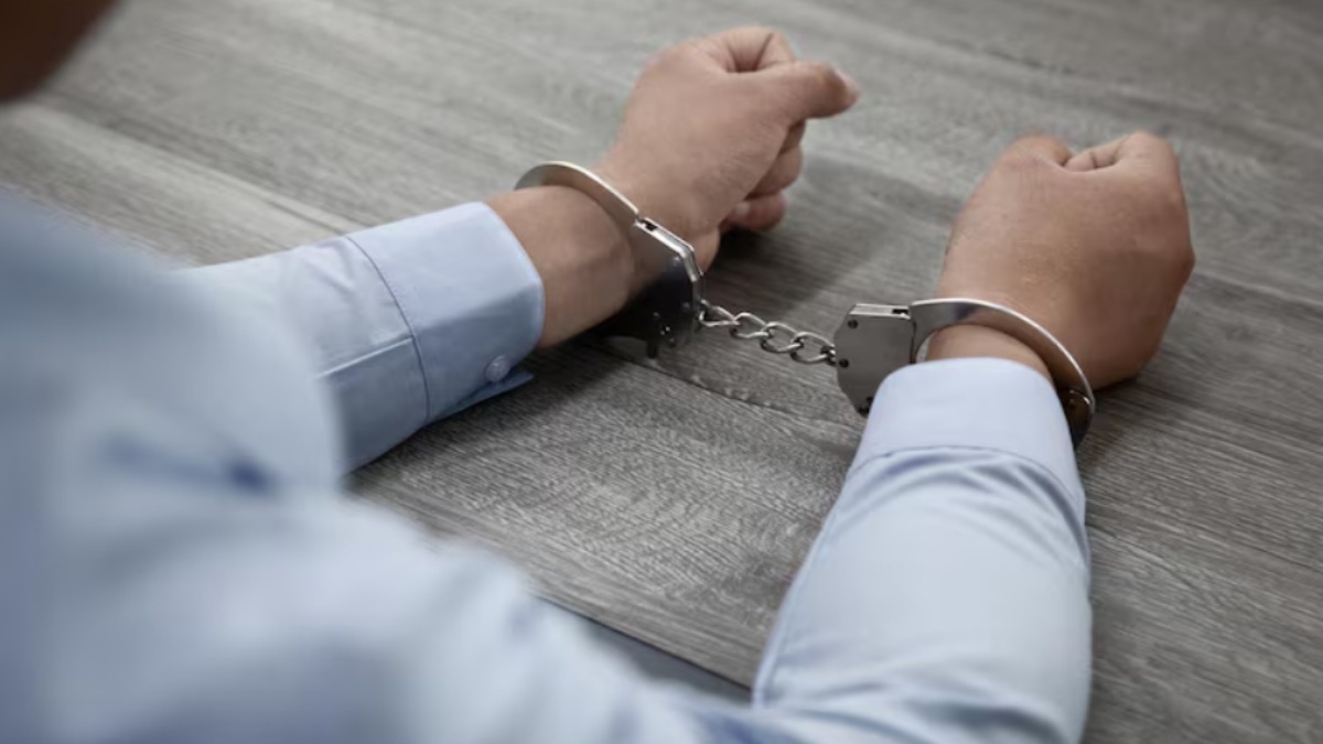 Six Arrested in Gujarat Over ₹634 Crore SD Pay Mobile Investment